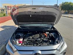 تۆیۆتا ڕاڤ 4